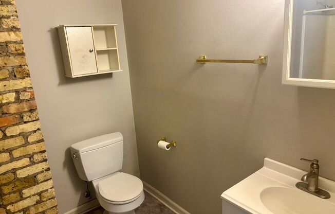 Studio, 1 bath, $895, Unit 1720-05