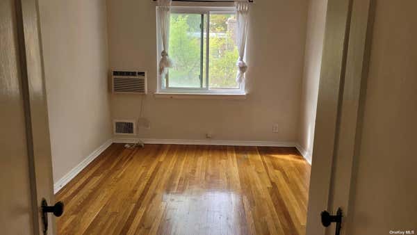 2 beds, 1 bath, 900 sqft, $2,600, Unit 2