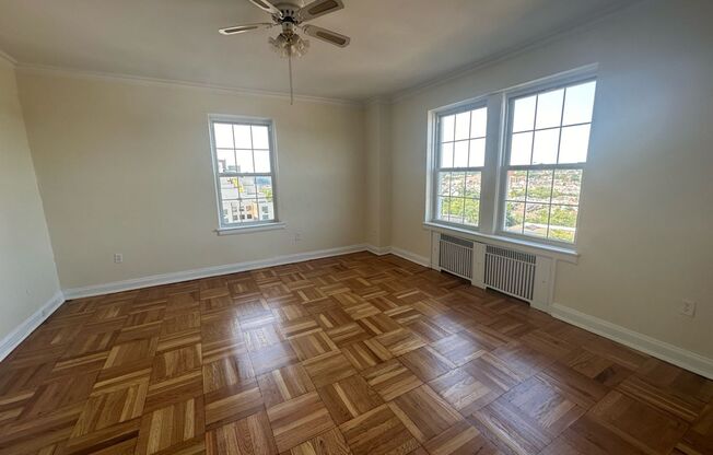 1 bed, 1 bath, 768 sqft, $1,400, Unit Royal York 807