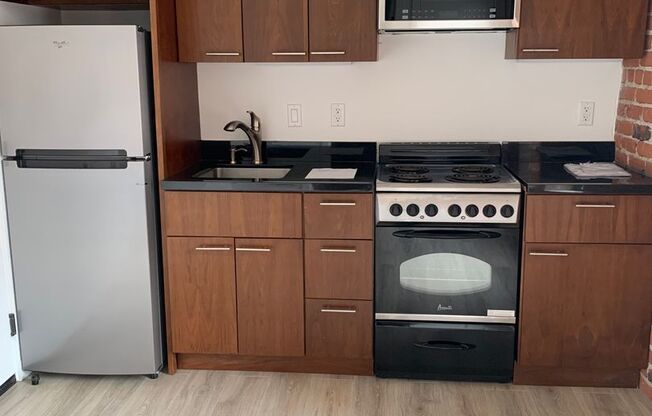 Studio, 1 bath, 240 sqft, $2,000, Unit 206