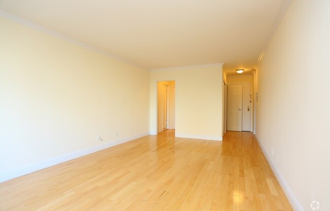 Studio, 1 bath, 500 sqft, $2,925, Unit 15H