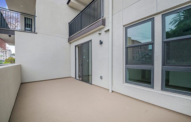 1 bed, 1 bath, 611 sqft, $2,905, Unit 214