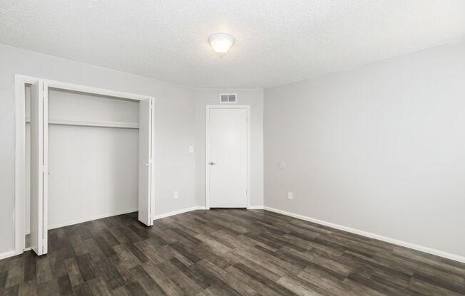 2 beds, 2 baths, 1,040 sqft, $1,445, Unit 4323-02