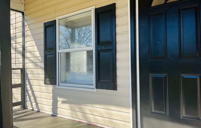 Newly renovated 3 bedroom, 1 bathroom house in Lagrange! Must see!