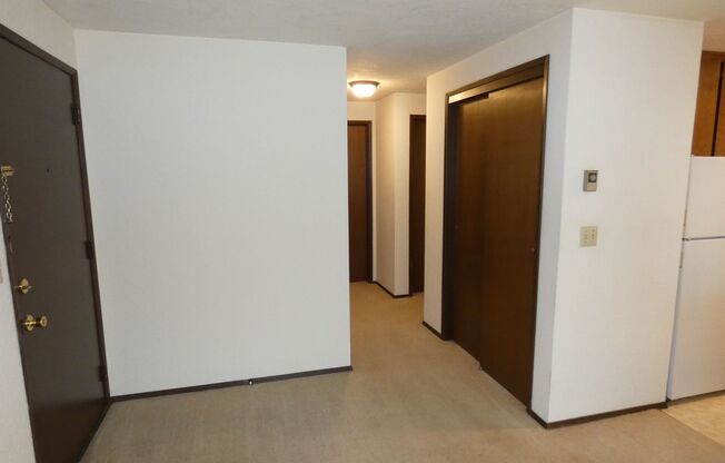 2 beds, 1 bath, $1,450, Unit Unit 05