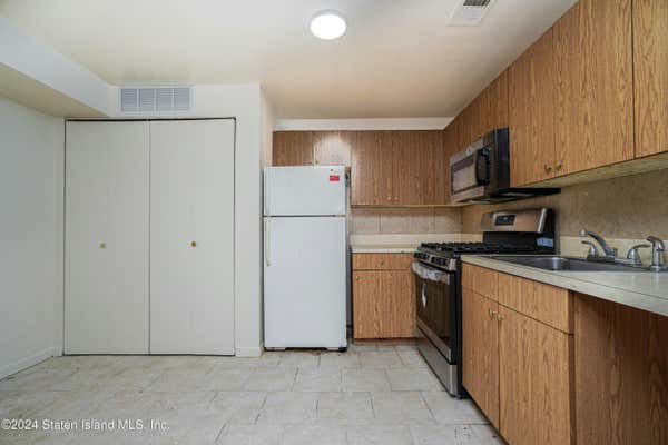 2 beds, 1 bath, 1,500 sqft, $2,500