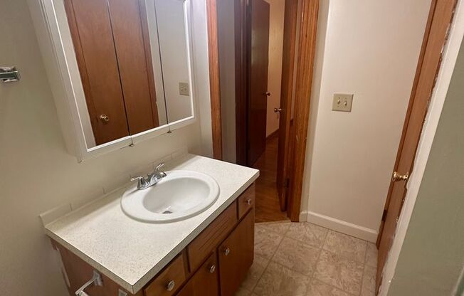 3 beds, 1.5 baths, 1,100 sqft, $1,980, Unit F-1