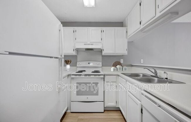 307 K COUNTRY CLUB DR NE