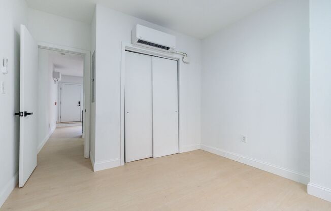 3 beds, 2 baths, 1,015 sqft, $1,890, Unit 14