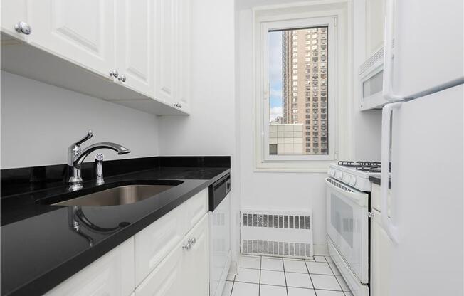 2 beds, 2 baths, 955 sqft, $6,395, Unit 15B