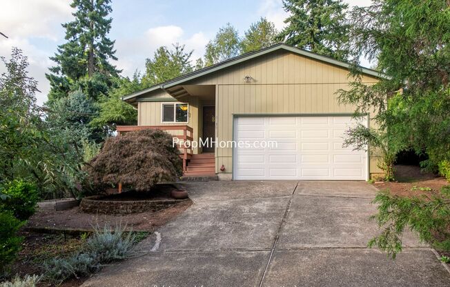 Spacious 3 Bedroom Home on an Oversized lot in Garden Home!