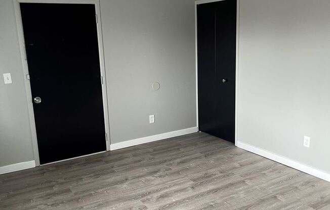 1 bed, 1 bath, 750 sqft, $999, Unit Unit 4