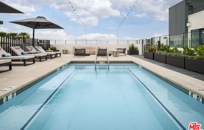 1 bed, 1 bath, 840 sqft, $4,250, Unit 618