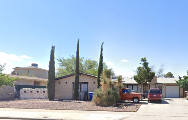 Cozy 2 bedroom, 1 bath apartment in West El Paso!