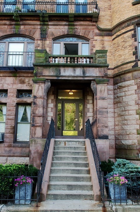 1 bed, 1 bath, 701 sqft, $3,350, Unit 5F