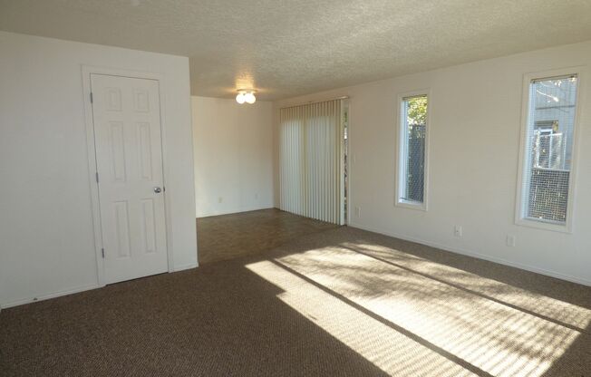 4811-4813 Cougar Ct SE Salem, OR 97317