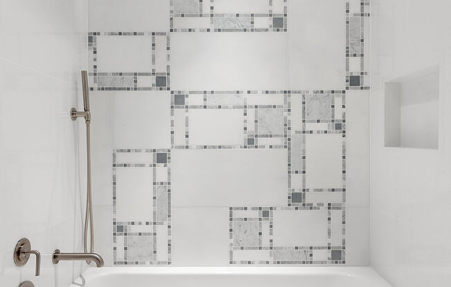 1 bed, 1 bath, 726 sqft, $5,300, Unit 36D