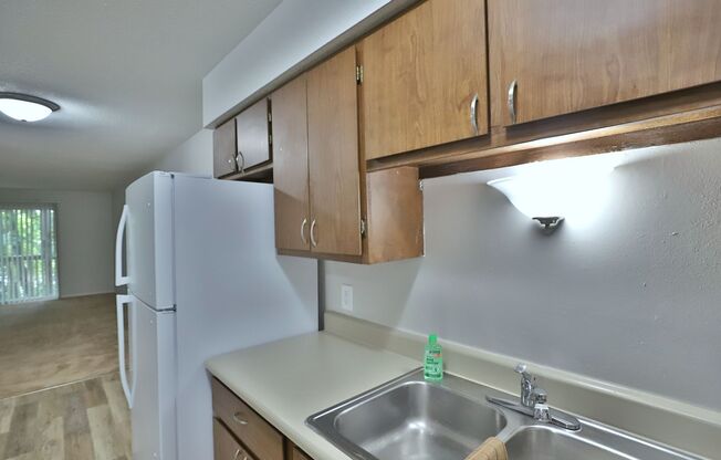 2 beds, 1.5 baths, 920 sqft, $825, Unit 1420 West Glen Avenue Apt 502