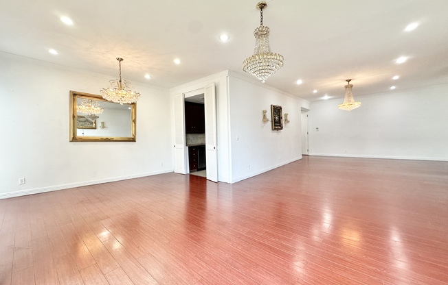 2177 S BEVERLY GLN BLVD