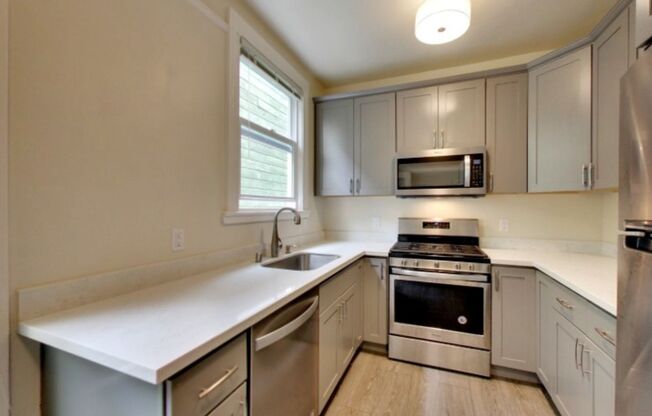 830 Hayes Street (1321R)
