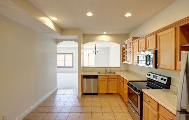 3 beds, 2 baths, 1,850 sqft, $2,275