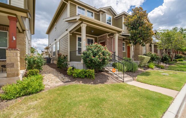 Charming 3 Bedroom, 2.5 Bath Townhouse in Cedar Park Town Center!