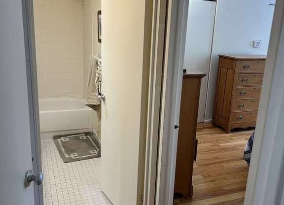 1 bed, 1 bath, 860 sqft, $2,700, Unit 407