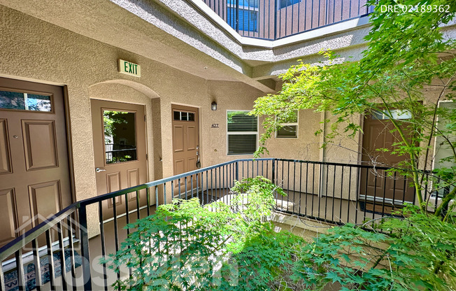 2 beds, 2 baths, $2,400, Unit #427