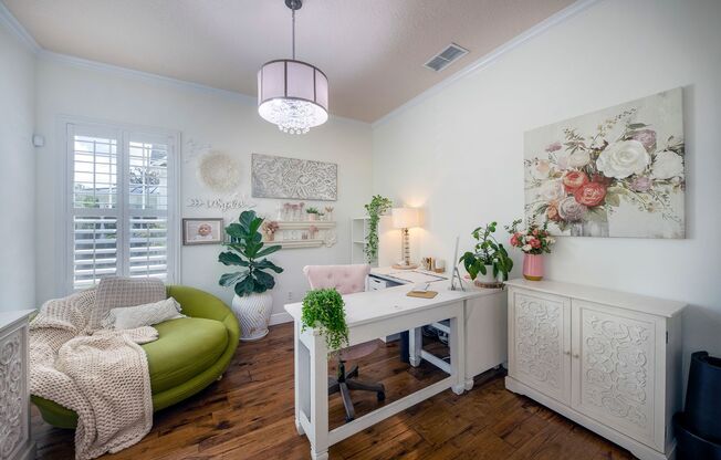 Baldwin Park Beauty! 3 bed/2.5 bath Pool Home! AVAILABLE OCTOBER 15th!