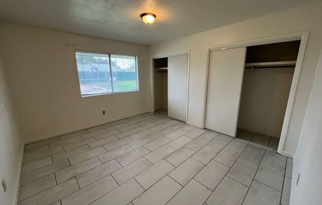 2 beds, 1 bath, 950 sqft, $1,200, Unit #2