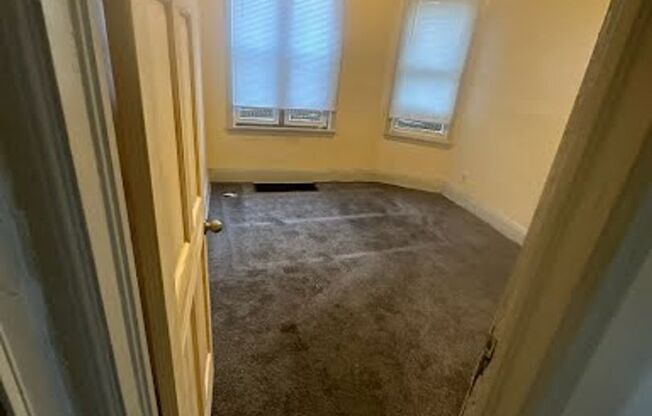 2903 -2905 W Pierce St.