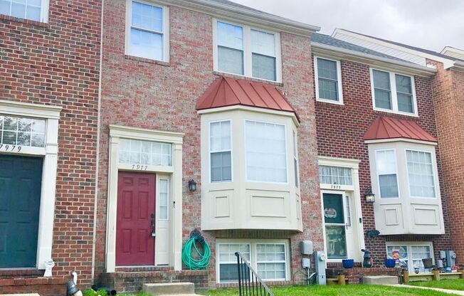 Stunning 4 BR /2.5 Townhome in Stoney Beach!
