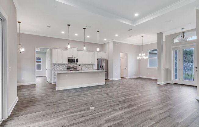 Stunning 4 Bedroom, 2 Bathroom Home on Quiet Cul-de-Sac
