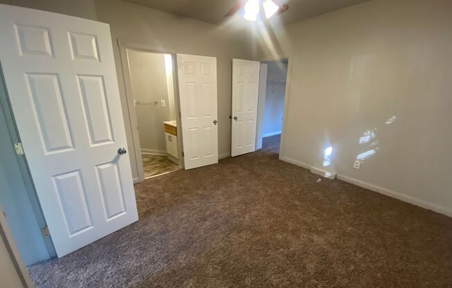 2 beds, 2 baths, $995