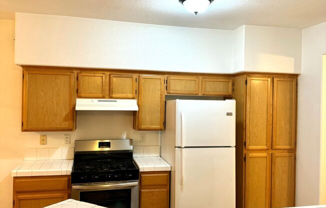 2 beds, 2 baths, $1,499, Unit # 2072