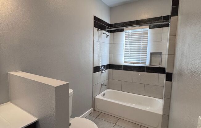 Studio, 1 bath, 425 sqft, $1,495, Unit 09