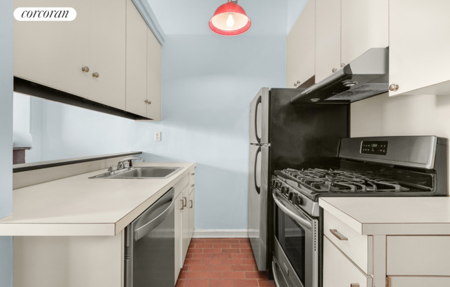362 W 46 ST
