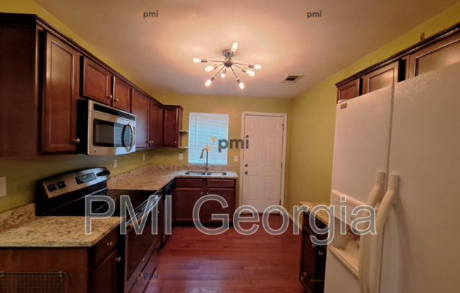 1391 LOCHLAND RD SE