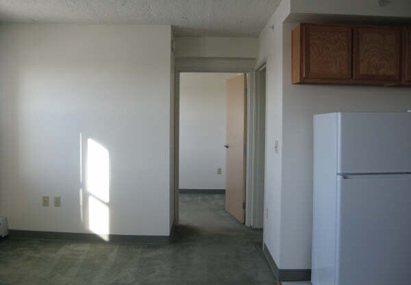 1 bed, 1 bath, 541 sqft, $1,275, Unit 69