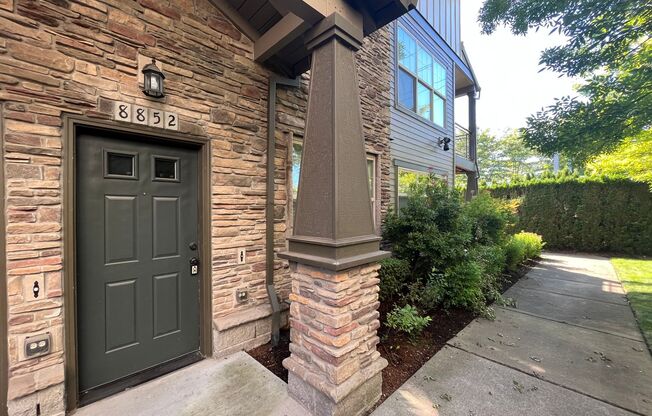 Beautifully Updated Lower Level 2 Bedroom Unit with Clubhouse, Pool, and Exercise Room