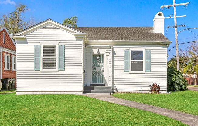 New Price! Great 3 Bd in Gentilly! Offstreet Parking on Large Lot! Must See!