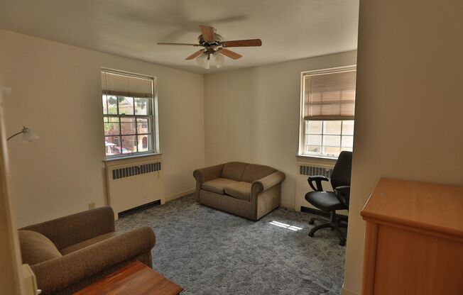 1 bed, 1 bath, $1,290