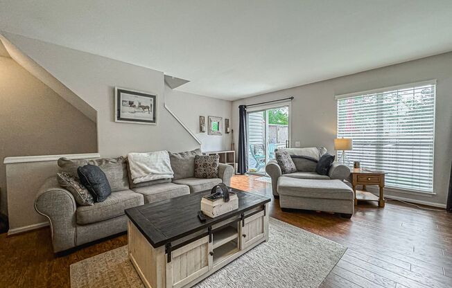 Gorgeous 2 Bed 2.5 Bath Townhome With A Fenced Yard In Exeter