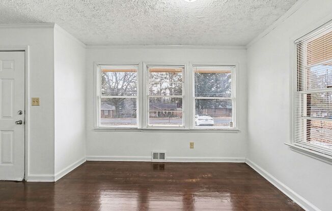 $1,595/month | 3 Bed | 2 Bath | Single-Level Ranch