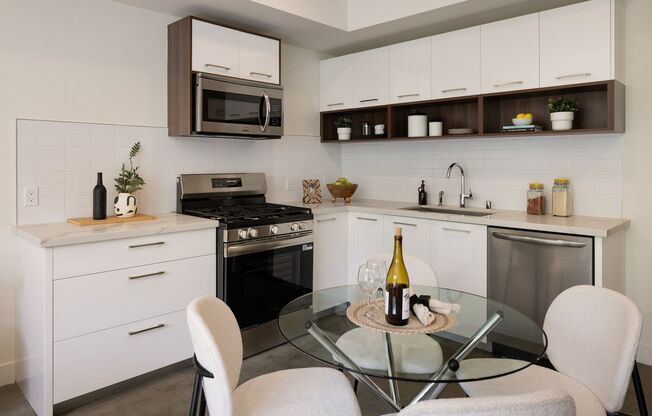 Studio, 1 bath, 646 sqft, $2,850, Unit 213