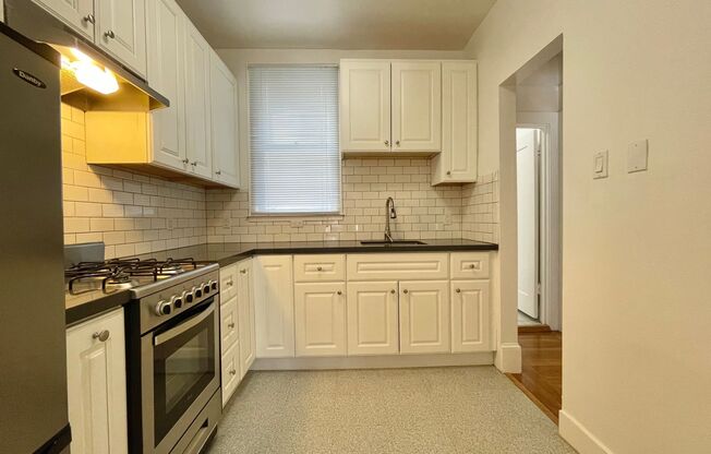 PAST - 440 Hyde Street (359r) (close 11/26/25)