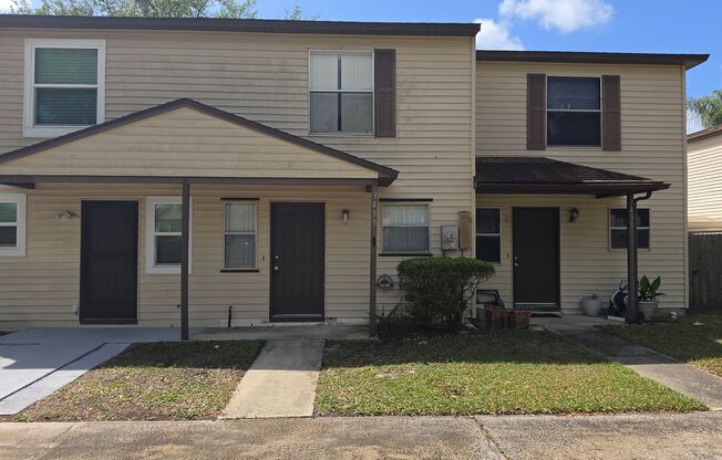 FOR RENT!! CLEAN AND COZY TWO STORY TOWNHOME (PRIVATE YARD)...