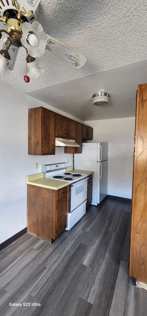 Garden level 2 bed, 1 bath apartment in Cheyenne