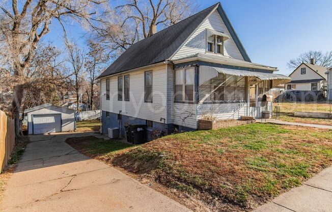 Available Now! | Bright 3 Bedroom / 2 Bathroom Home | 13th & Martha