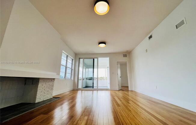 960 BAY DR